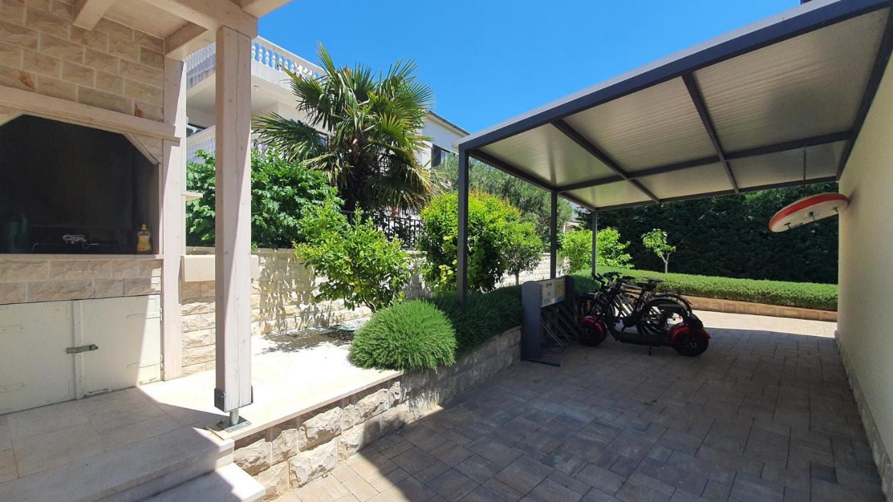 Apartments Luka Vodice Exterior photo