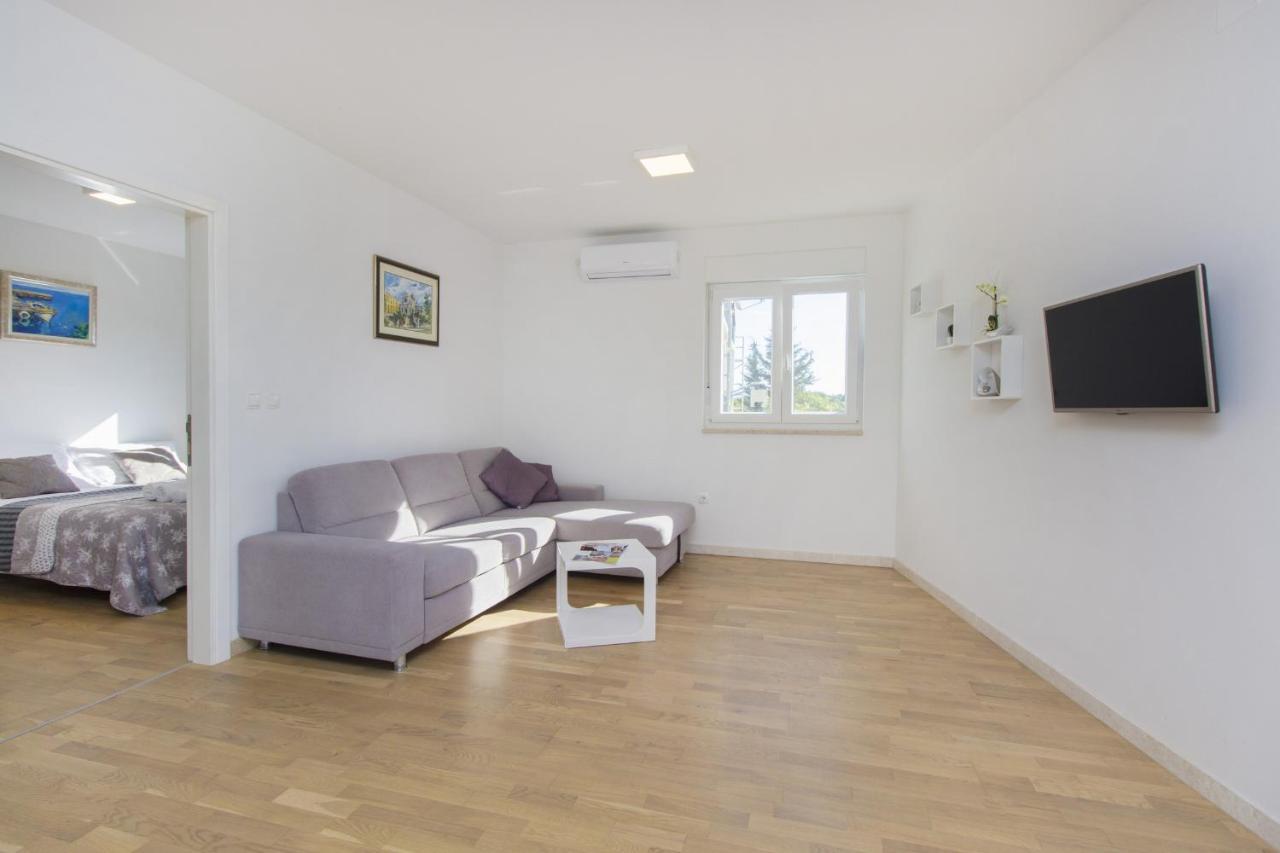Apartments Luka Vodice Exterior photo